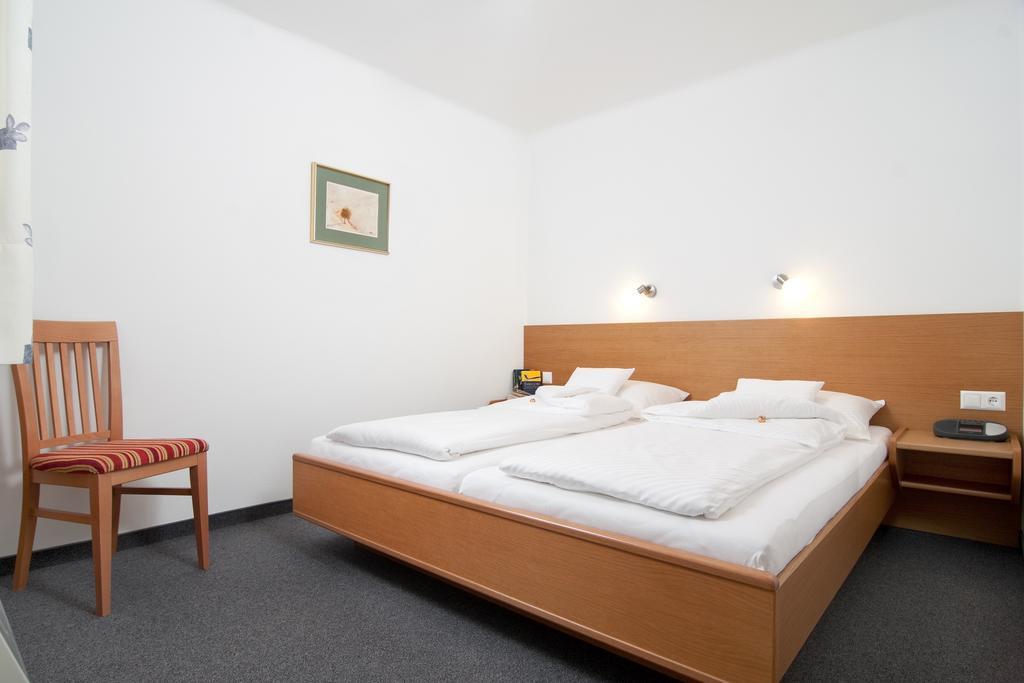 Aparthotel Schuetzenhof Sattendorf Zewnętrze zdjęcie