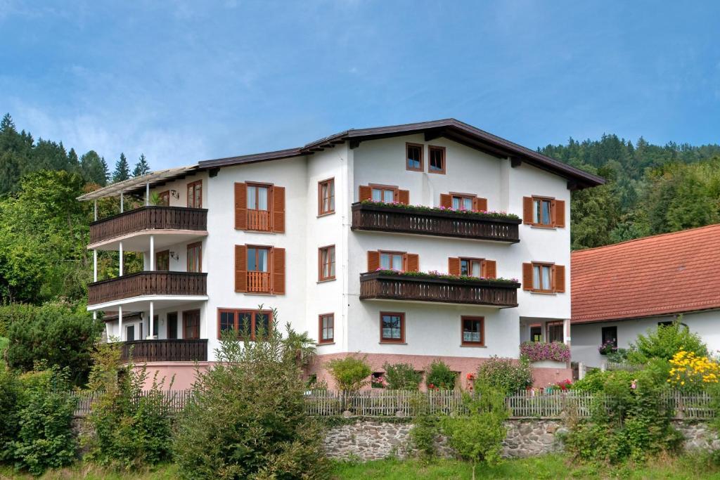 Aparthotel Schuetzenhof Sattendorf Zewnętrze zdjęcie